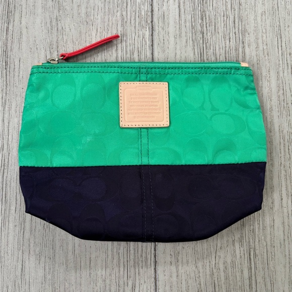 Coach Handbags - Coach bag - EUC.